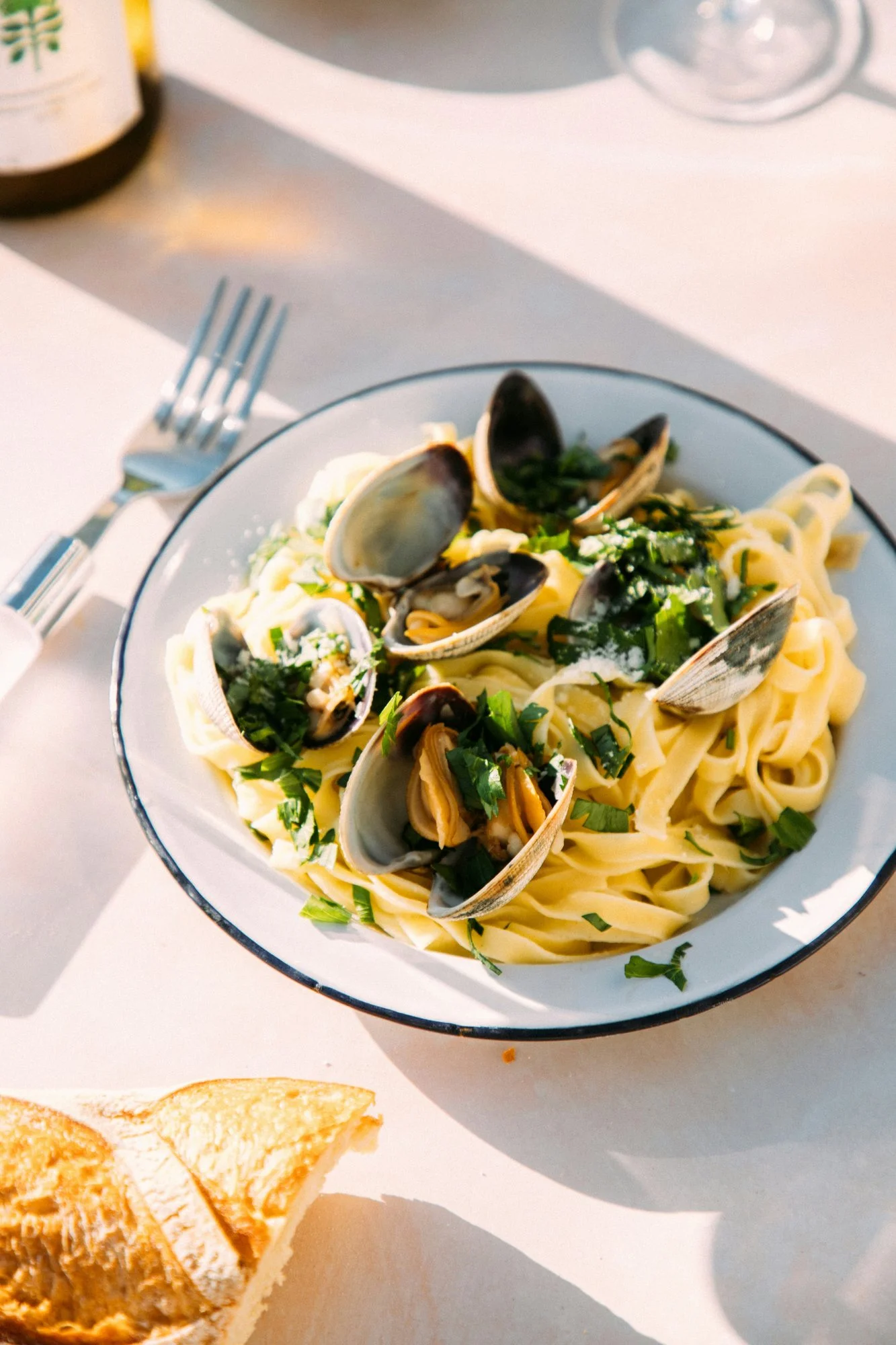 Piatto di tagliatelle alle vongole